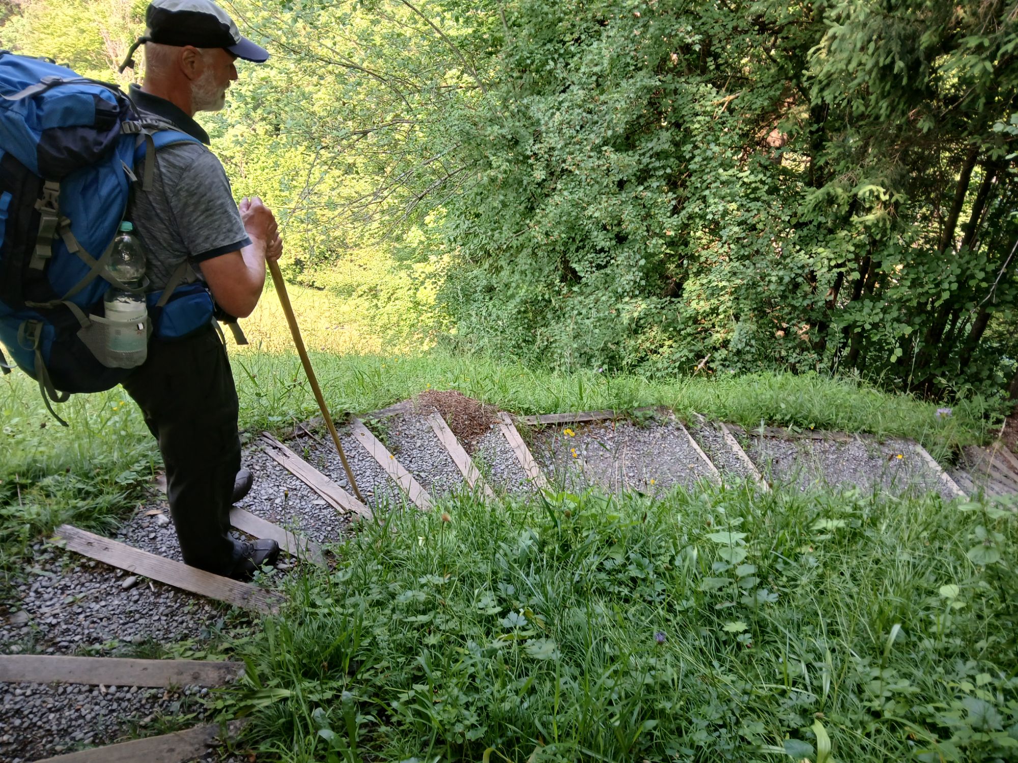Abstieg in die Schlucht
