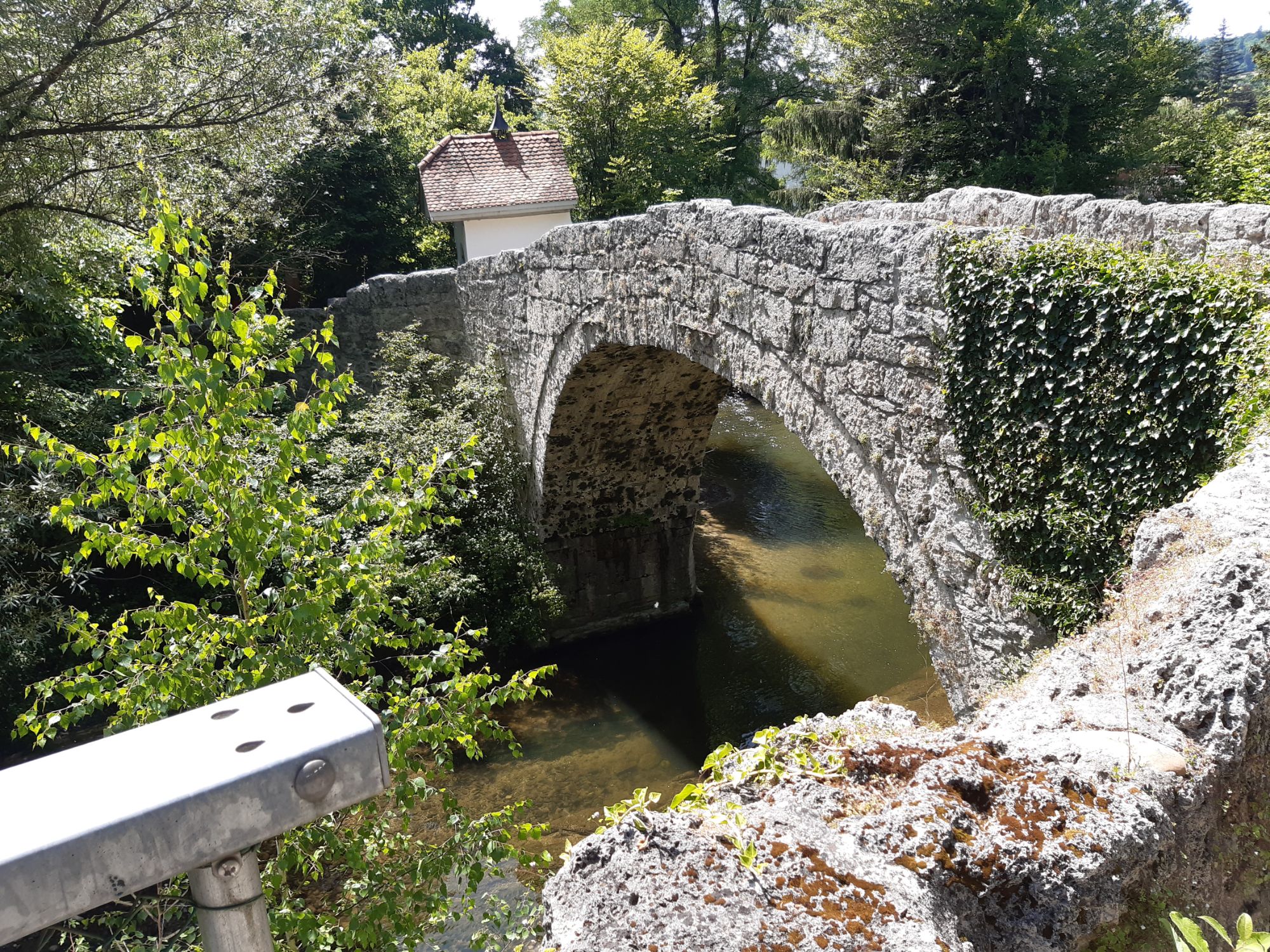 Steinbogenbrücke