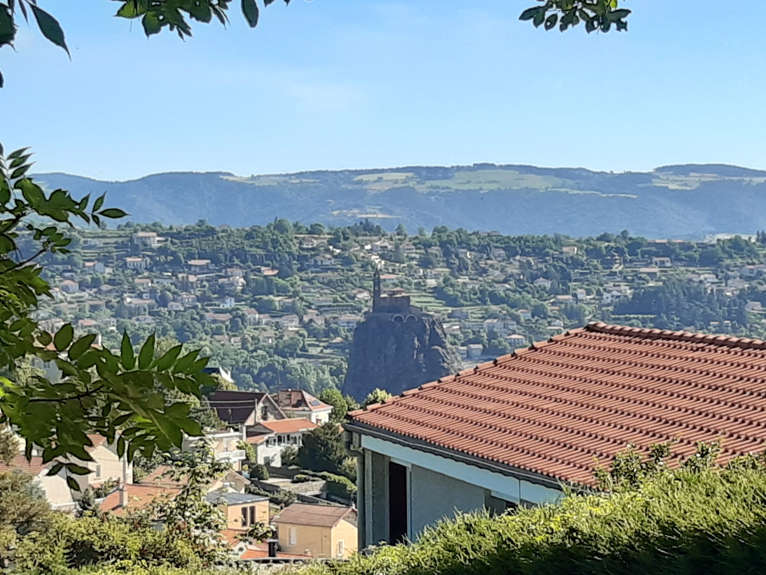 Du betrachtest gerade Zweiter Versuch Tag 17, 13.06. Le Puy-en-Velay – St-Privat-d’Allier, 23,5 km